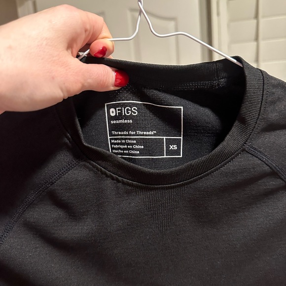 3 pack of the FIGS Salta Seamless Longsleeve Underscrubs - Picture 5 of 14